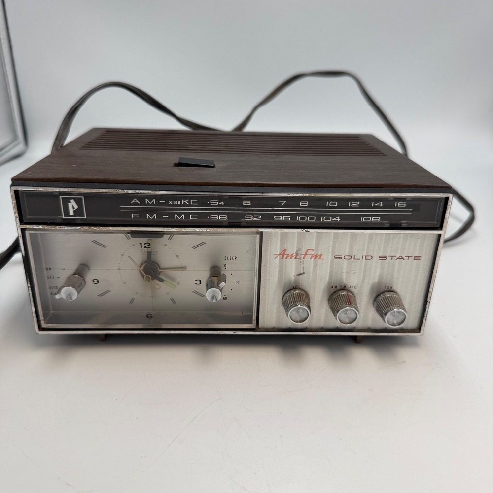 Vintage 70s JCPenney AM/FM Solid State Clock Radio Model 3981-A Woodgrain Japan